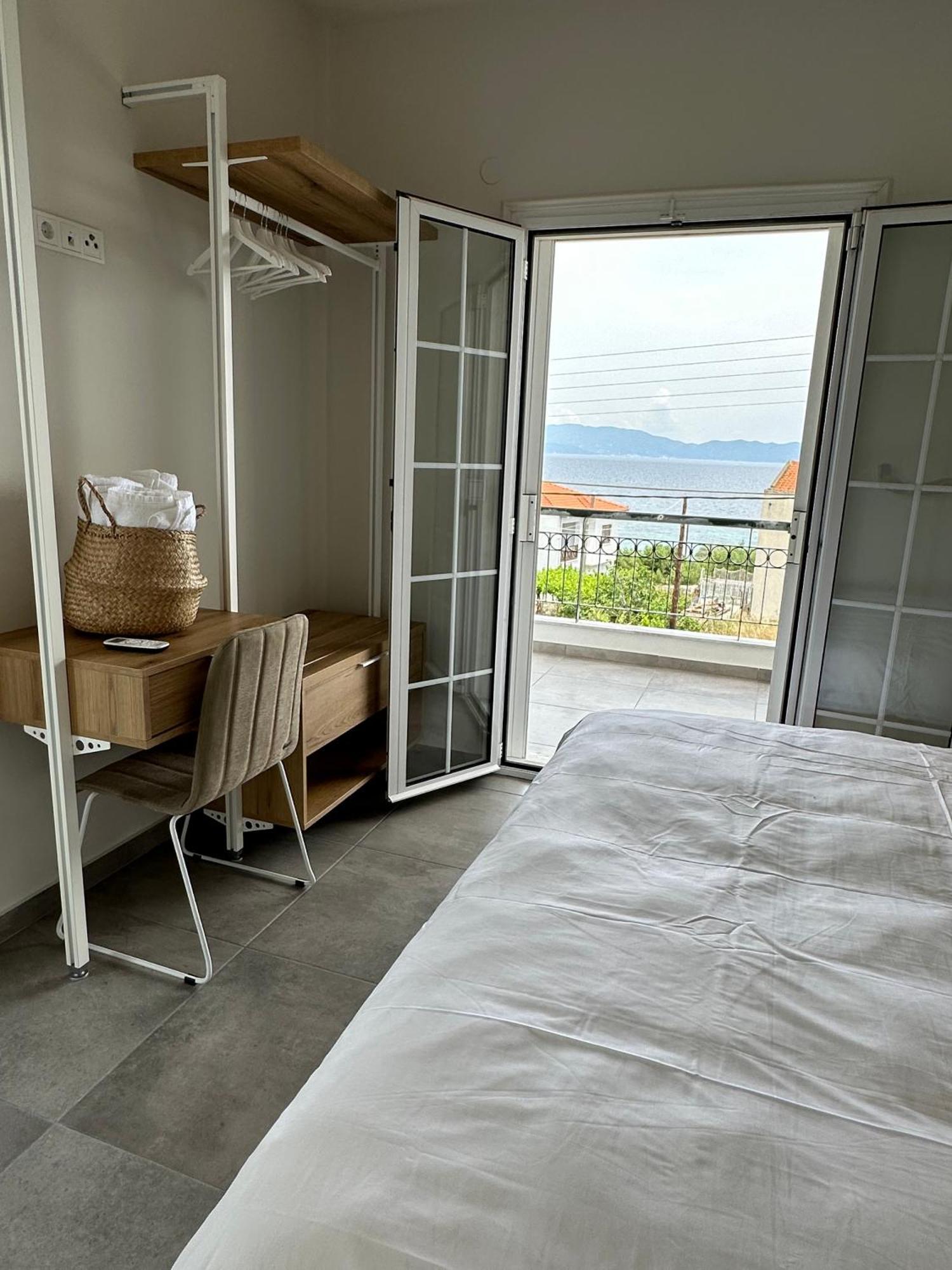 Villa Eleni Greece - Wonderful Sea View Studios Nea Roda Exterior foto